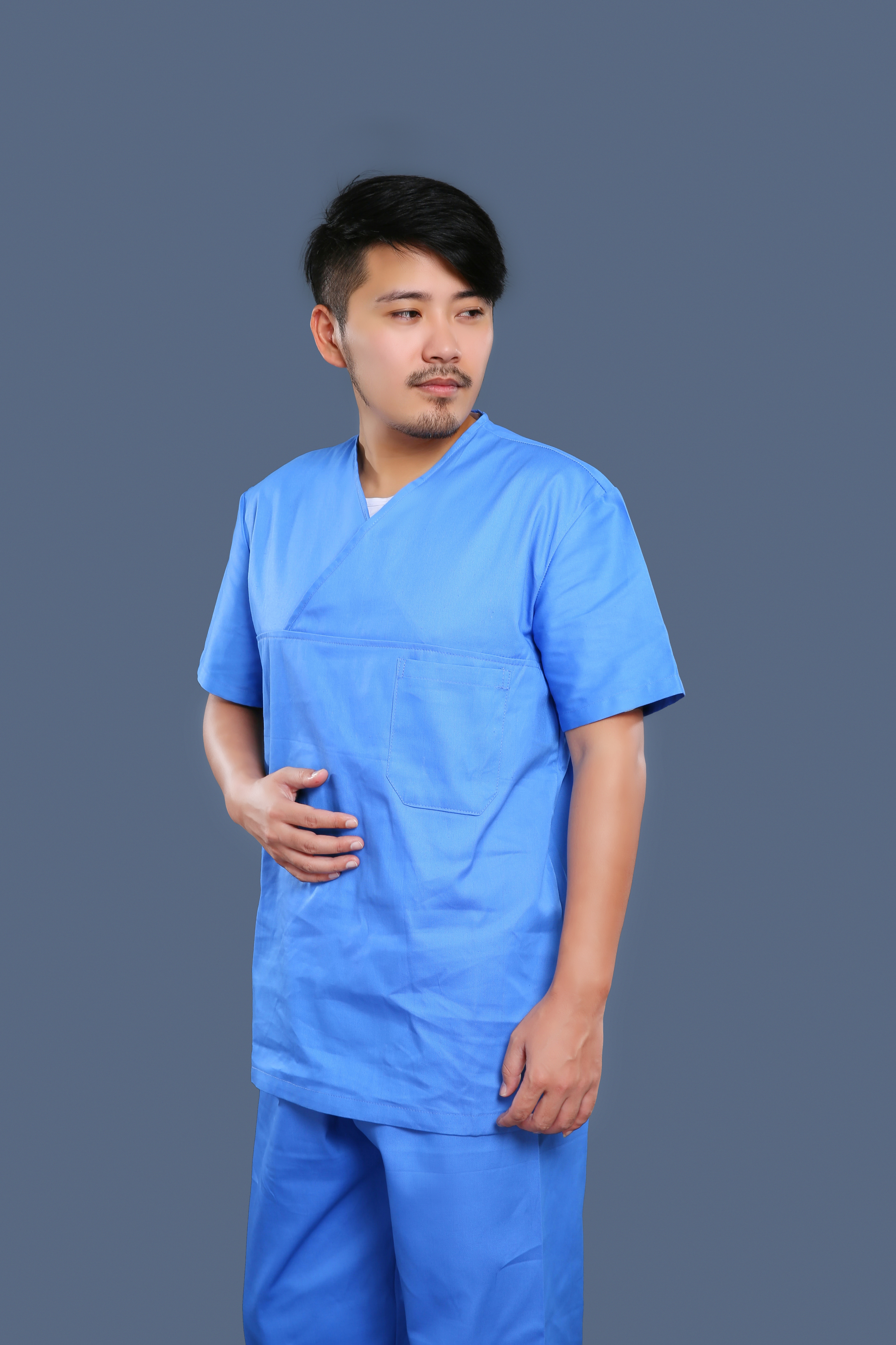 藍(lán)色洗手衣正面照