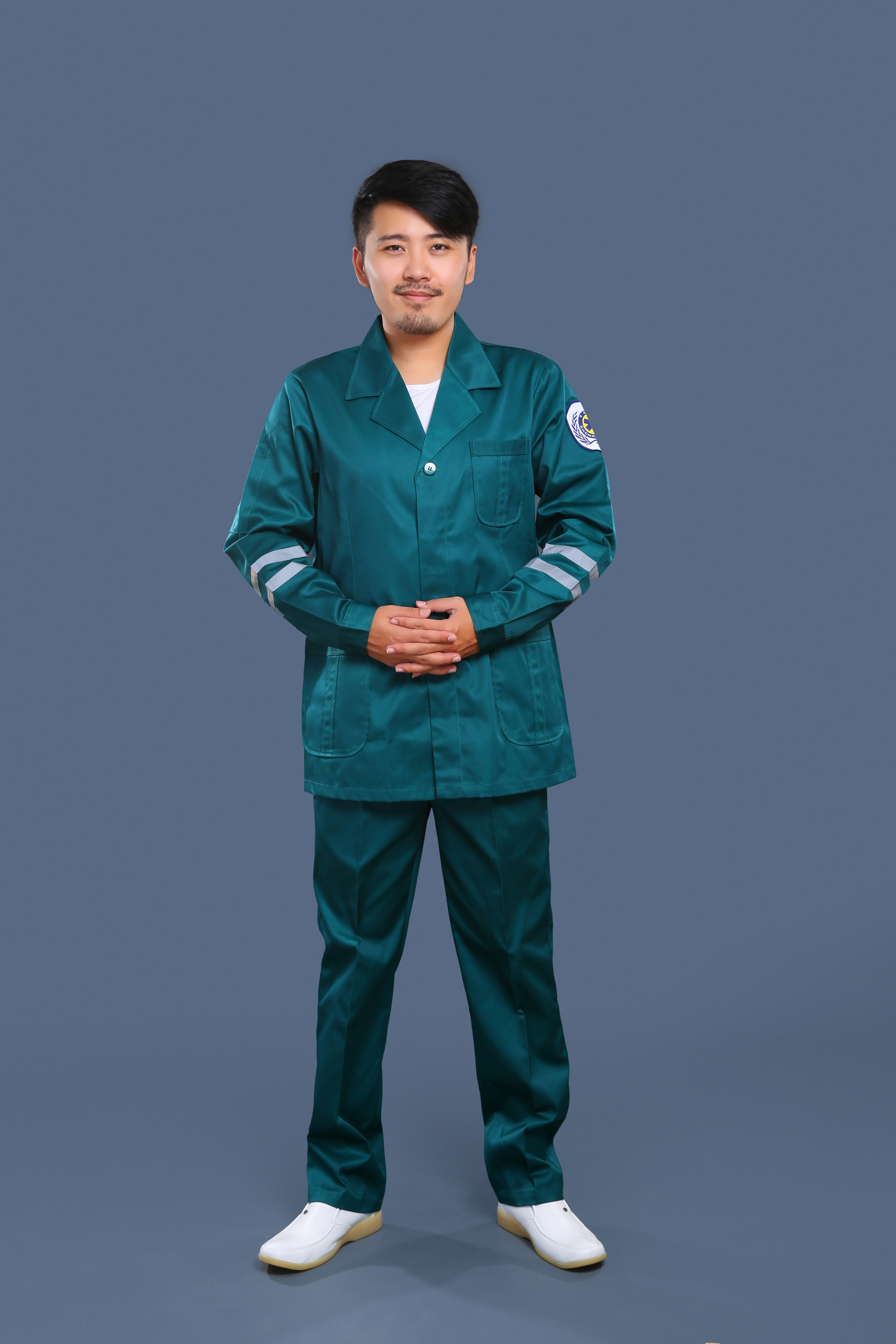 墨綠色急救服 墨綠色急救服