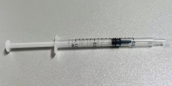 寶寶四個(gè)月怎么喂藥-注射器針筒