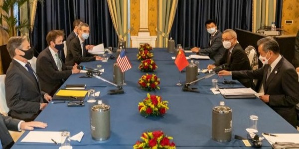 外交部長當眾警告布林肯